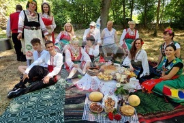 Село Генерал Инзово - Седми фестивал на народната носия "Модата се мени, фолклорът остава"