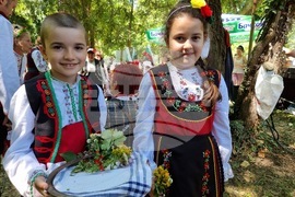 Село Генерал Инзово - Седми фестивал на народната носия "Модата се мени, фолклорът остава"