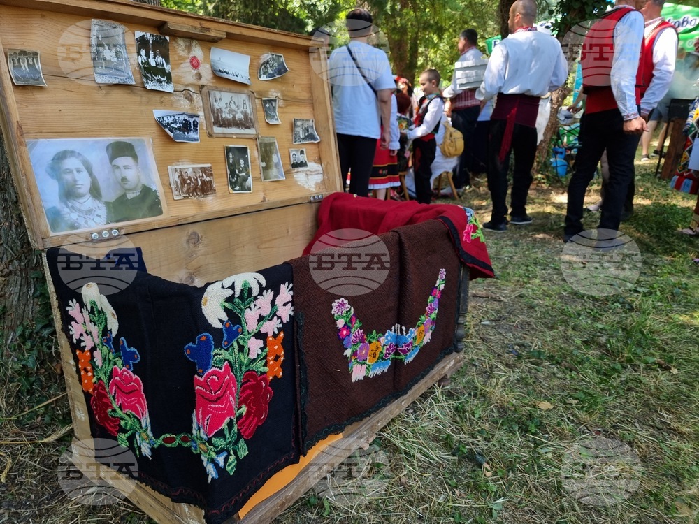 Село Генерал Инзово - Седми фестивал на народната носия "Модата се мени, фолклорът остава"
