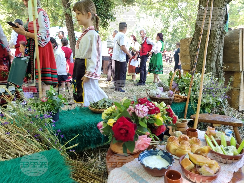 Село Генерал Инзово - Седми фестивал на народната носия "Модата се мени, фолклорът остава"