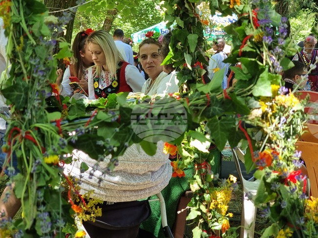 Село Генерал Инзово - Седми фестивал на народната носия "Модата се мени, фолклорът остава"