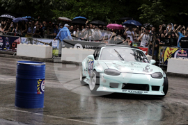 Автомобилно състезание - Red Bull Car Park Drift