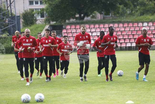 Локило и Ето‘о продължават да се готвят по индивидуални програми на лагера на ЦСКА 