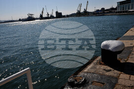 Бургас - пристанище - ежедневие