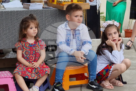 Румъния - църква - празник