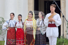 Румъния - църква - празник