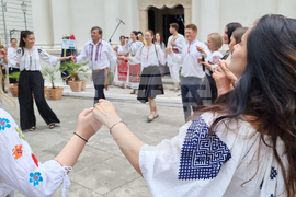 Румъния - църква - празник