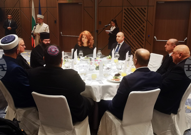 Румен Радев - Рамазан - тържествена вечеря ифтар