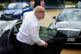 Парламент - Маноил Манев