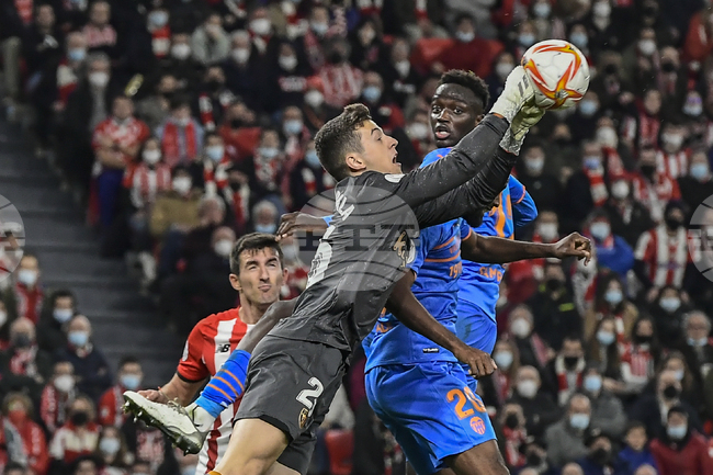 Валенсия привлече вратаря на Атлетик Билбао Хулен Ахиресабала