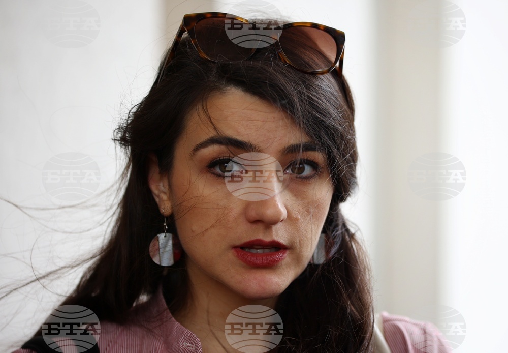 Парламент - Лена Бориславова