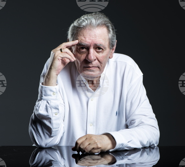 Една педя над земята - с Михаил Белчев и приятели