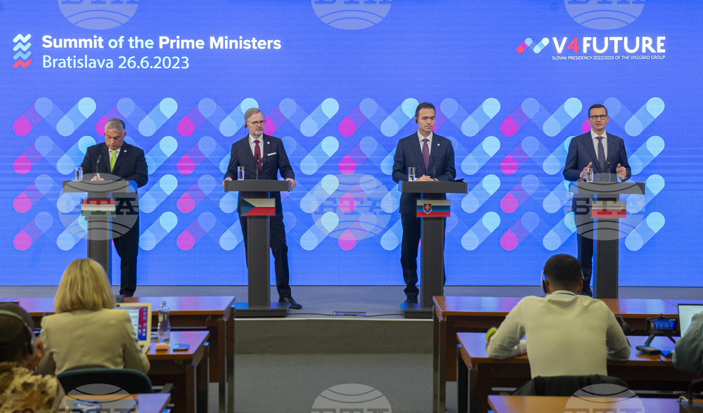 Социологическо проучване разкрива как се отнасят жителите на страните от Вишеградската четворка към големите световни сили