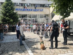 Снимки: Агенция „Митници“