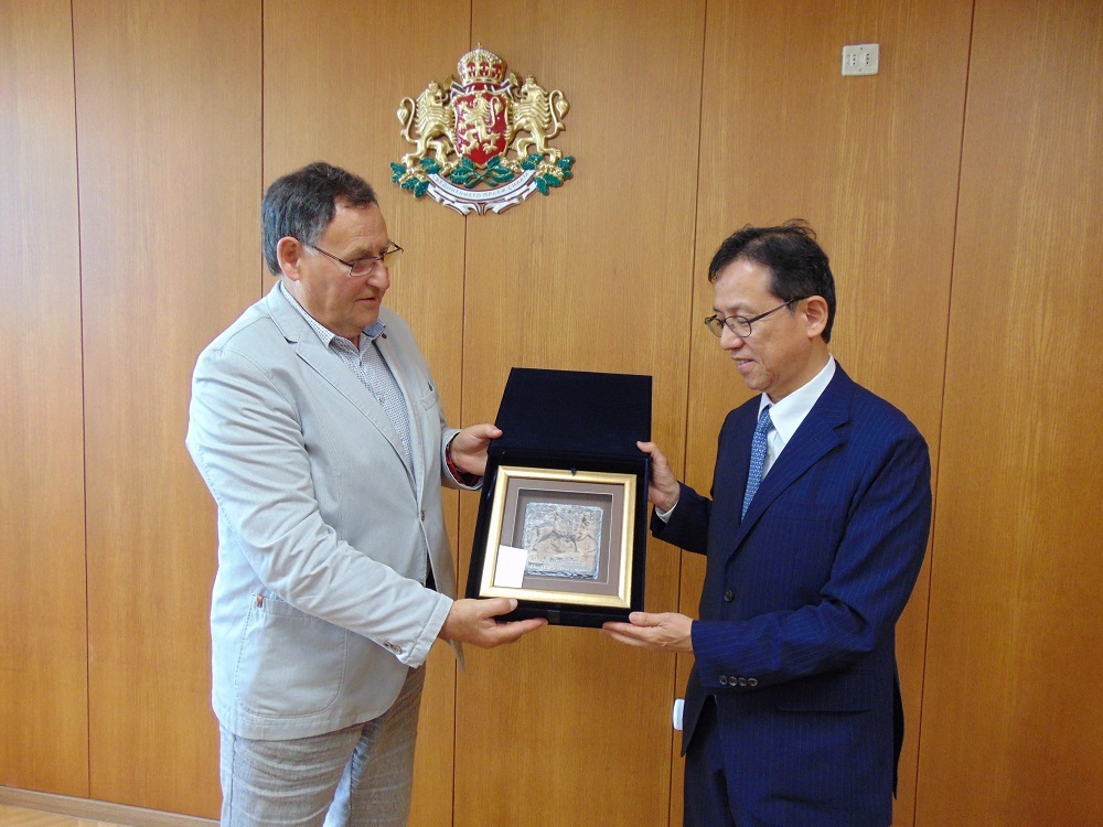 Община Шумен: Кметът Любомир Христов се срещна с Хироши Нарахира, посланик на Япония в България