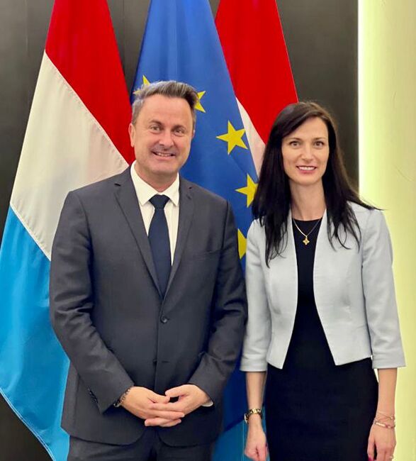 Министерство на външните работи: Засилване на сътрудничеството в областта на иновациите и новите технологии обсъди вицепремиерът Мария Габриел с премиера на Люксембург Ксавие Бетел