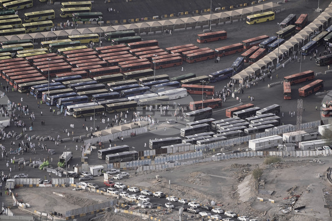 Четиресет и двама индийци са сред 44-те жертви на катастрофата между автобус с поклонници и цистерна в Саудитска Арабия