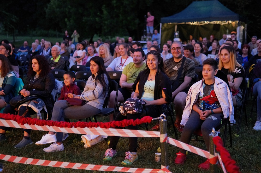 Община Хасково: „Сцена на края на града“ – студентският театрален фестивал в Хасково продължава с „Проблем“