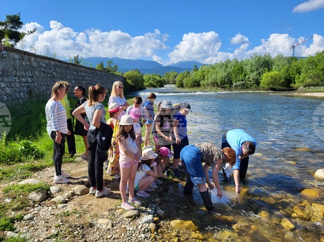 Самоков - зарибяване - река