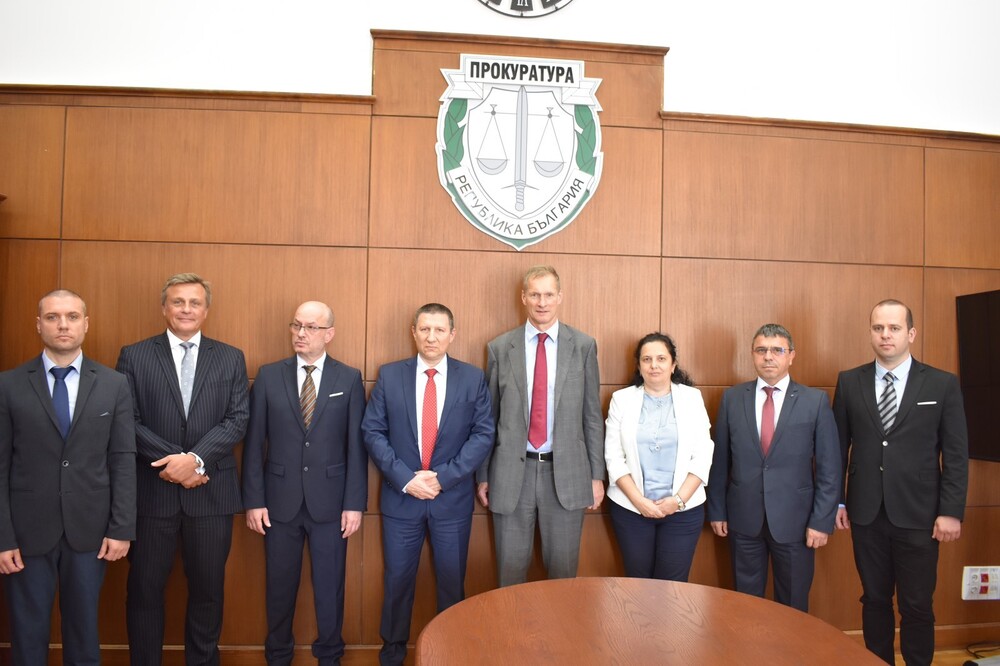 Прокуратура на Република България: Противодействието на нелегалната миграция обсъдиха на работна среща ръководствата на прокуратурата, МВР, Агенция „Митници“ и представители на Националната агенция за борба с престъпността на Великобритания