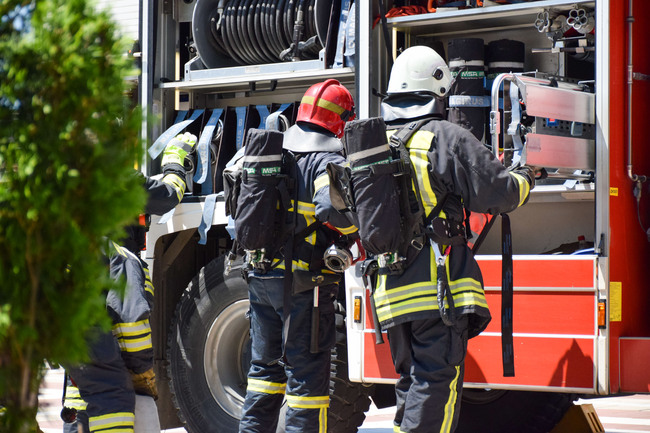 Пожар е възникнал в кооперация в Банско, на място са изпратени екипи от пожарната 