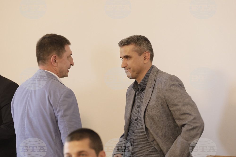 Парламент - Комисия по правни въпроси