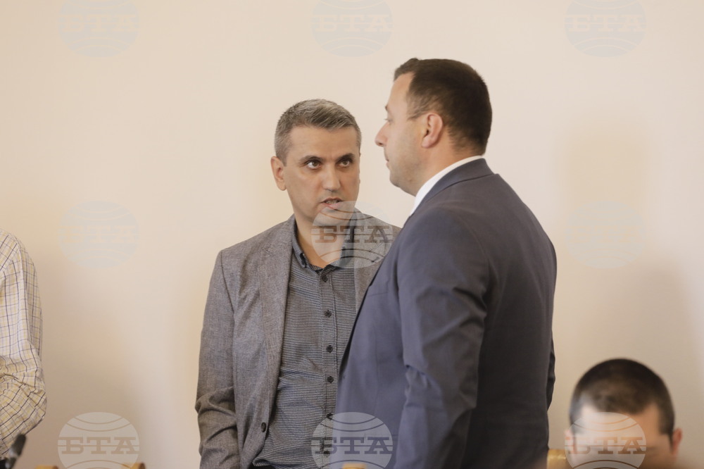 Парламент - Комисия по правни въпроси