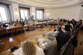 Парламент - Комисия по правни въпроси