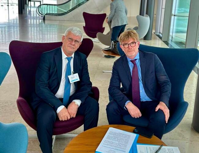 МЗХ: Министрите на земеделието на България и Франция обсъдиха общата позиция за защита на етеричномаслените култури