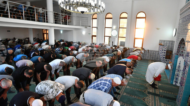 Prime Minister Greets Bulgarian Muslims on Kurban Bayram