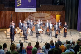 Варна - музикален фестивал "Варненско лято" - Камерен оркестър "Ференц Лист" - концерт