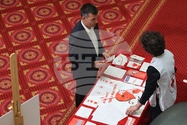 Парламент - Кръводарителска акция