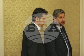 Народно събрание - ГЕРБ-СДС – „Продължаваме Промяната-Демократична България" - ДПС - среща - брифинг