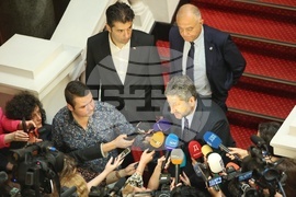 Народно събрание - ГЕРБ-СДС – „Продължаваме Промяната-Демократична България" - ДПС - среща - брифинг