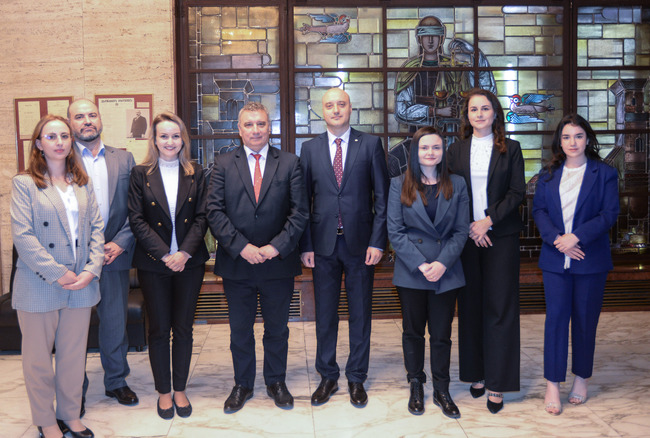 Министър Славов към студенти-призьори: Дръжте високо летвата, отстоявайте каузи и ценности