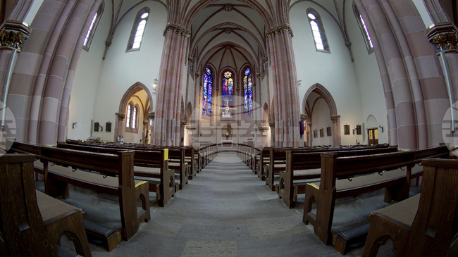 Миризма на животно затвори немска църква