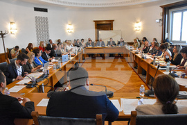 Парламент - Комисията по правни въпроси