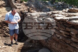 Село Храстово - крепост - разкопки