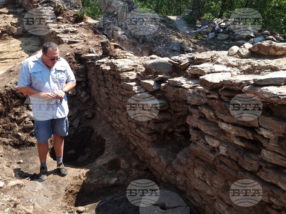 Село Храстово - крепост - разкопки