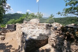 Село Храстово - крепост - разкопки
