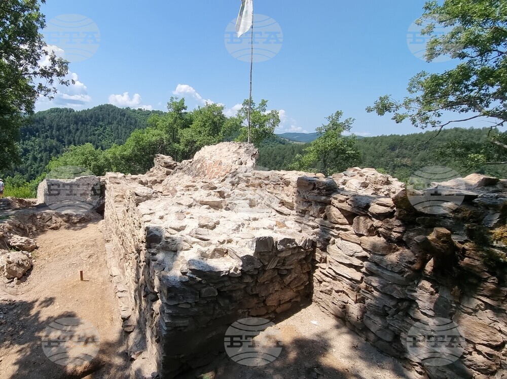 Село Храстово - крепост - разкопки