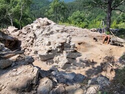 Село Храстово - крепост - разкопки