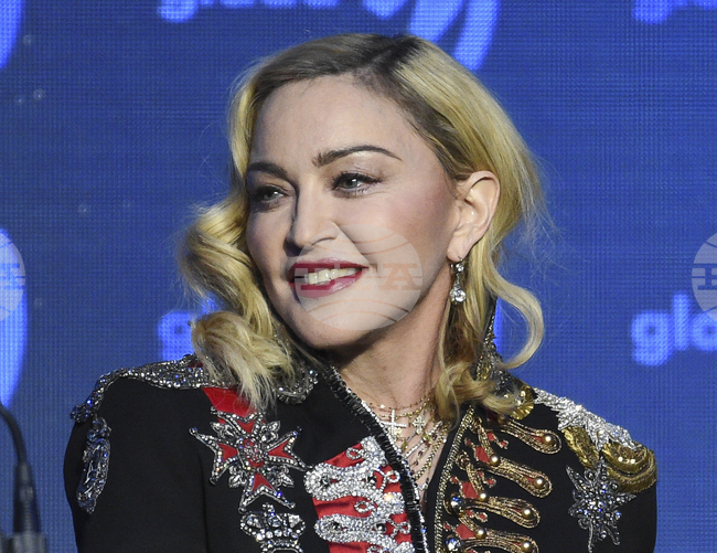 Испанският Селта Виго търси фланелка на клуба, която поп звездата Мадона е носила по време на концерт през 1990 година