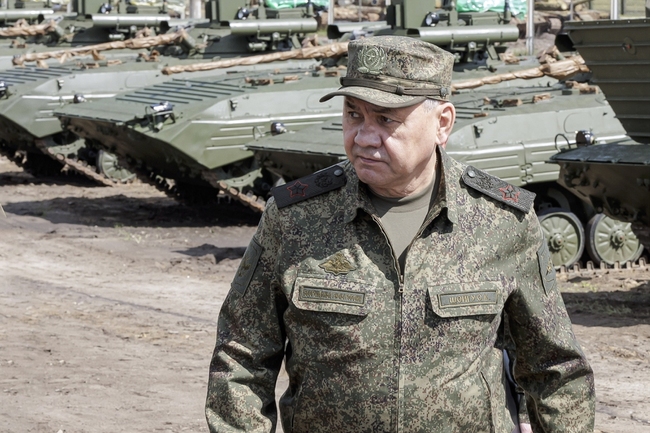 Руска делегация, оглавявана от министъра на отбраната Сергей Шойгу, ще посети Северна Корея заедно с китайска делегация