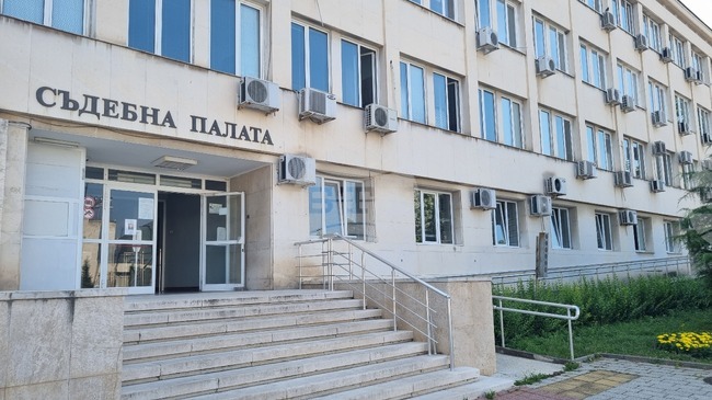 Окръжният съд в Търговище подрежда в изложба ученически творби 