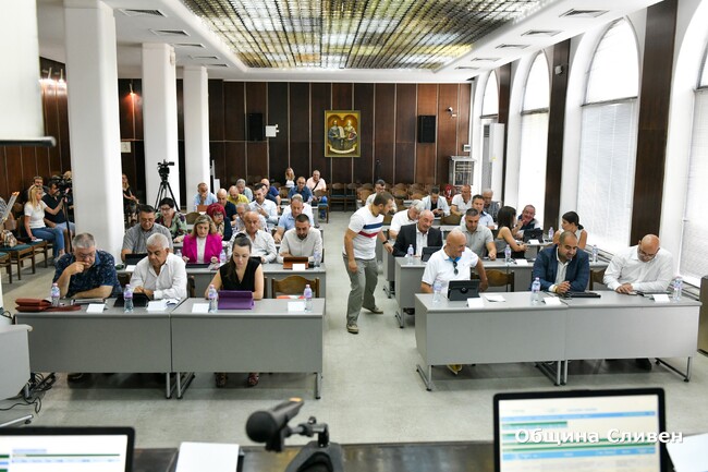Общината ще дофинансира стипендиите за талантливи и даровити деца от Сливен