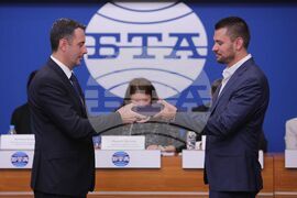 Национален пресклуб на БТА-София - Държавна агенция „Безопасност на движението по пътищата" - награди