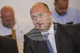 Парламент - Комисия по транспорт и съобщения