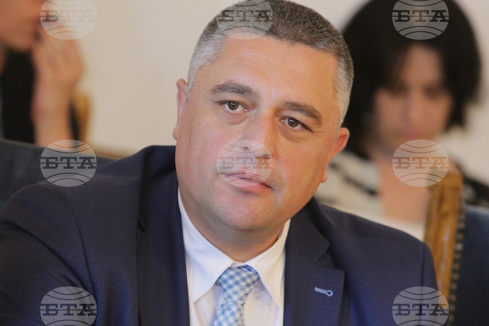 Парламент - Комисия по транспорт и съобщения