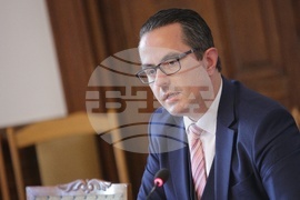 Парламент - Комисия по туризъм